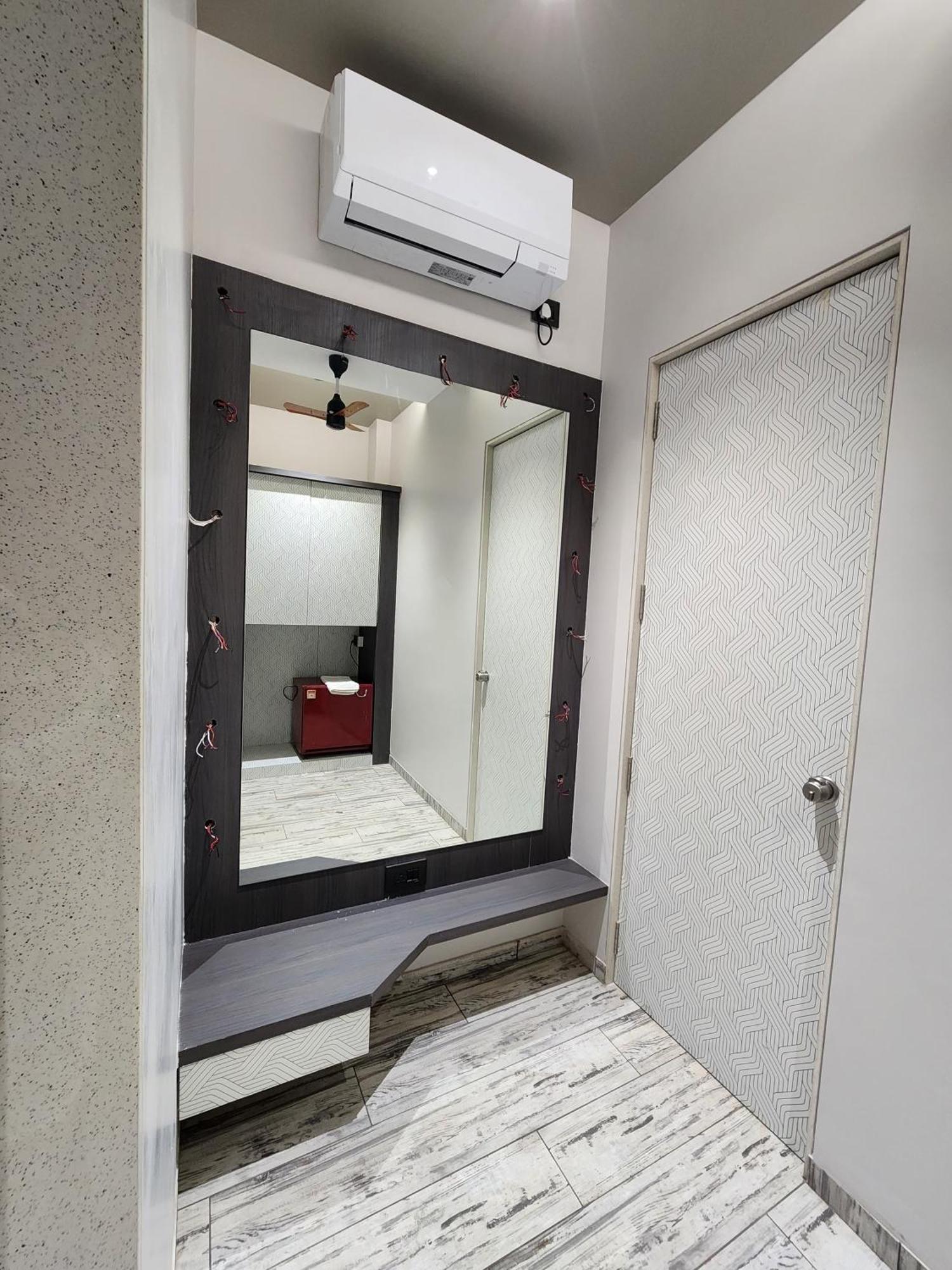 Hotel Statusinn, Ichalkaranji Exterior photo