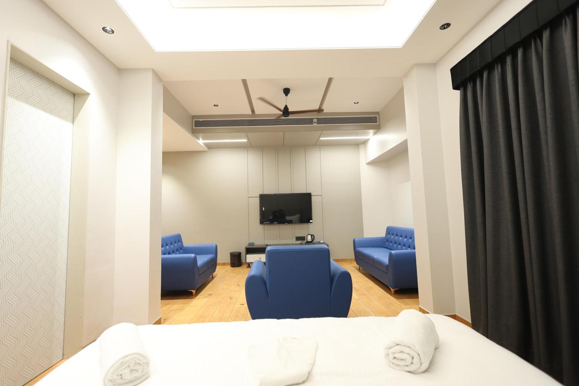 Hotel Statusinn, Ichalkaranji Exterior photo