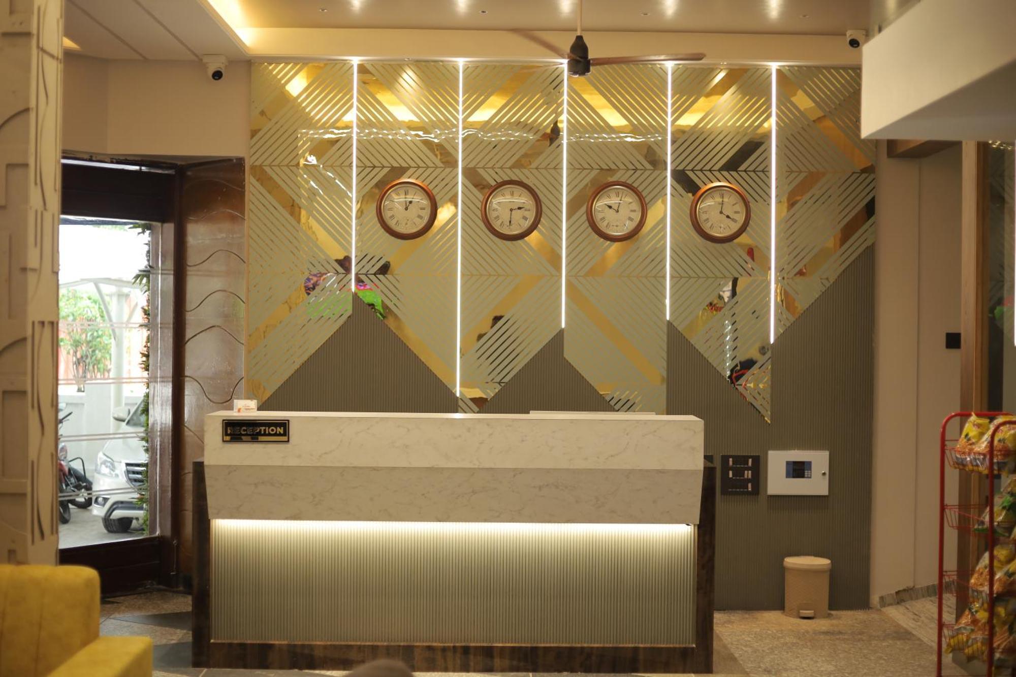 Hotel Statusinn, Ichalkaranji Exterior photo